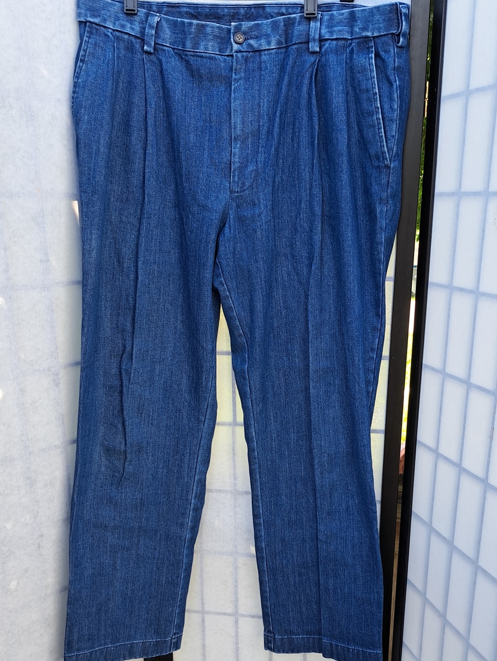 Roundtree & Yorke Men's Dark Blue Pleated Jeans